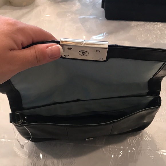 Coach clutch, includes a strap for your shoulder - Picture 2 of 4